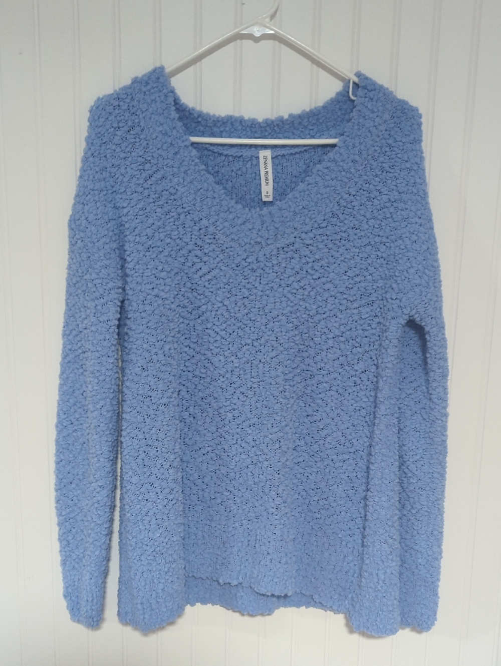 Zenana Outfitters Light Blue Popcorn V‑Neck Sweater